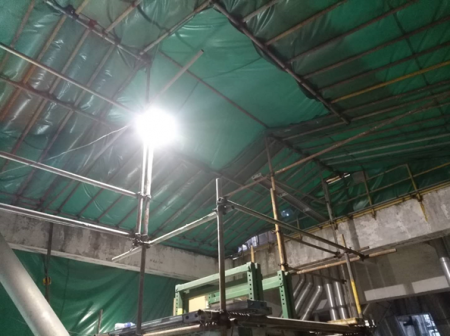 反應(yīng)器頂部防雨棚